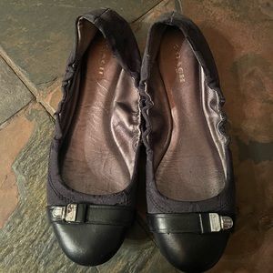Coach flats